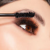 full-volume-lash-mascara_MODELLA2
